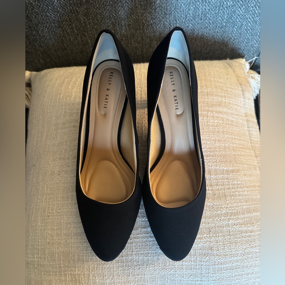 Kelly & Katie Genna Black Heels